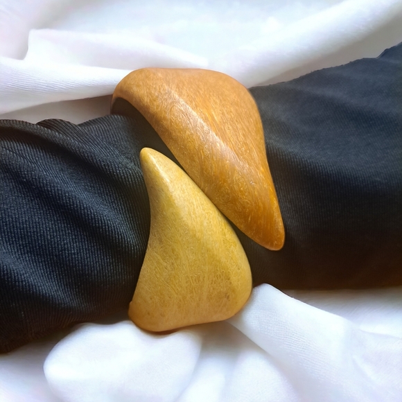 Vintage Wooden Two Tone Hinged Clamper Bracelet Brown Tan Women's OS Lightweight - Picture 7 of 9